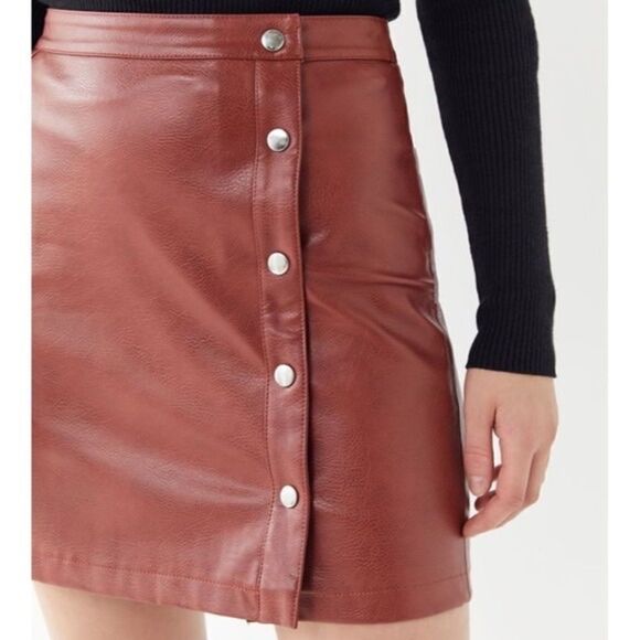 Urban Outfitters Faux Leather skirt with buttons size M - Picture 1 of 7